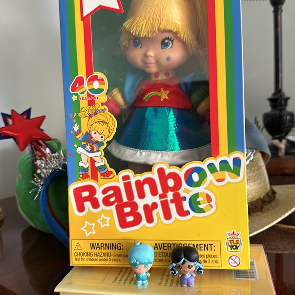 Rainbow Brite 40th anniversary doll+2 cheebees